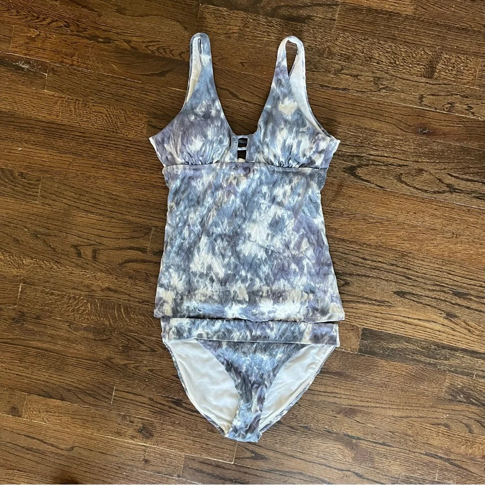 Athleta, Women's Telum 2 piece Blue Tie-Dye Swim Set, Size M EUC